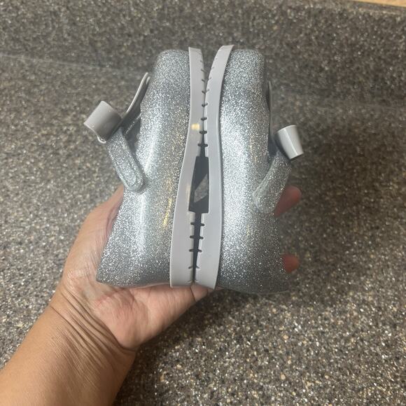 Mini Melissa Kids Little Girl Toddler Sz 7 Silver Glitter Bow Tassel Rubber Shoe - Picture 5 of 10